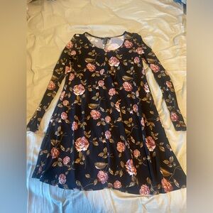 Forever 21 Black Floral Dress Size S